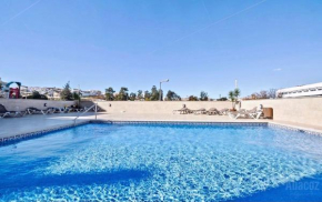 George's Quinta das Palmeiras, a 2 bedroom apartment in luxury complex, walking distance to town
